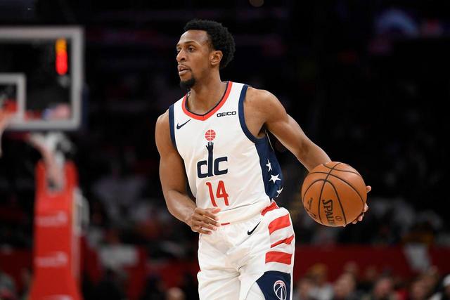 揭晓中国男篮最新裁员榜单！10人离队，7人入队，两名留洋明星重返训练营